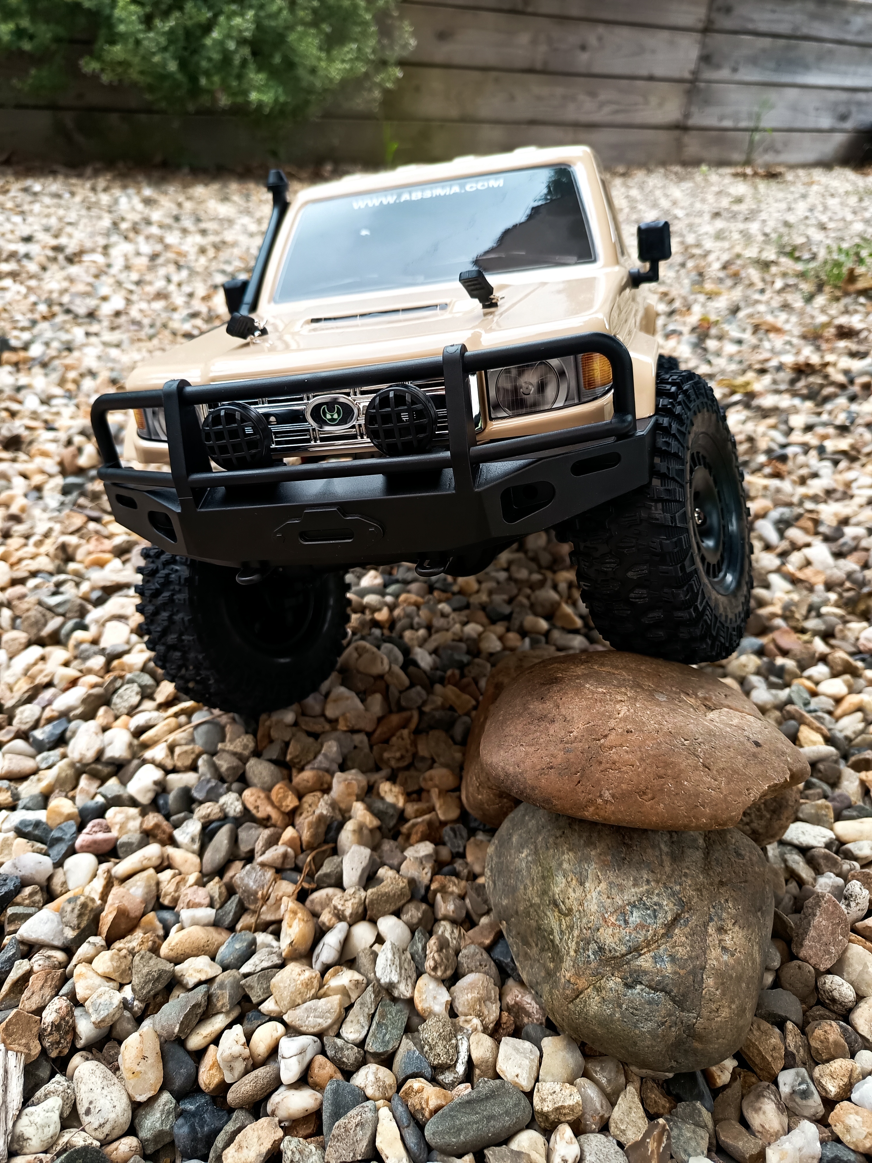 Vue avant rapprochée du Hilux RC4G